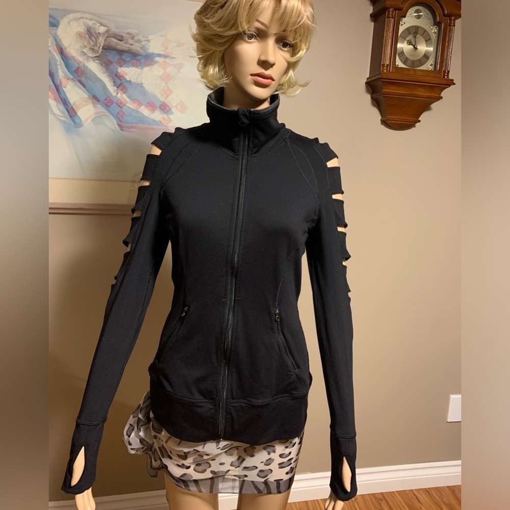 Titika Women's Active Jacket Black With Cut Outs on Sleeves Size 4